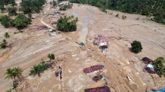Kerusakan akibat banjir di sumatera