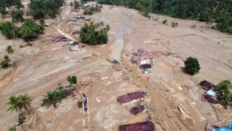 Kerusakan akibat banjir di sumatera