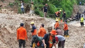 Longsor jalur pendakian papandayan