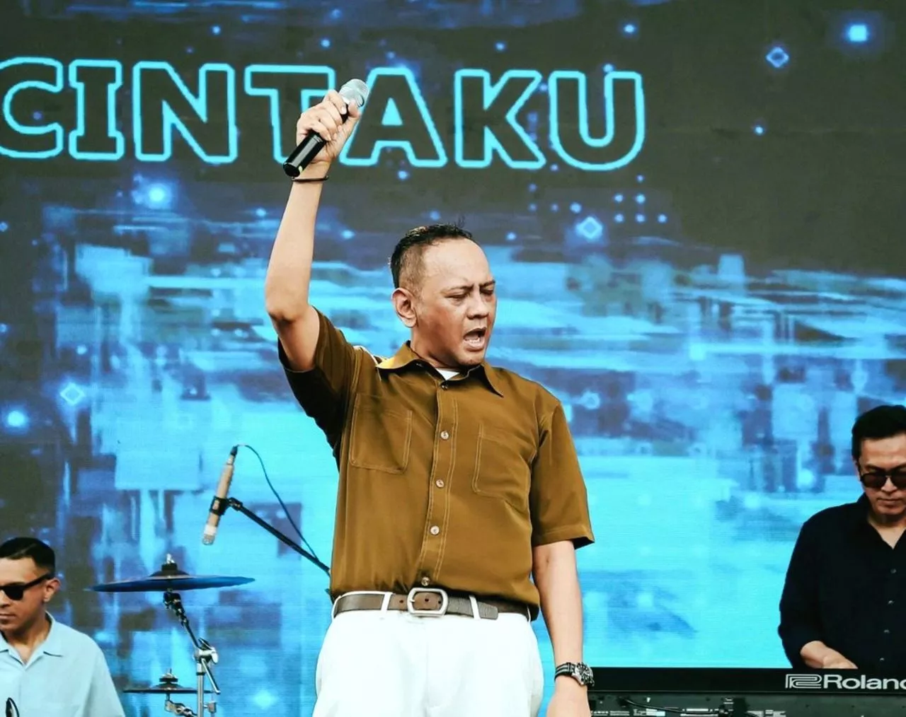 Vokalis Band Element, Lucky Widja Meninggal Dunia pada Usia 49 Tahun Lucky element meninggal dunia