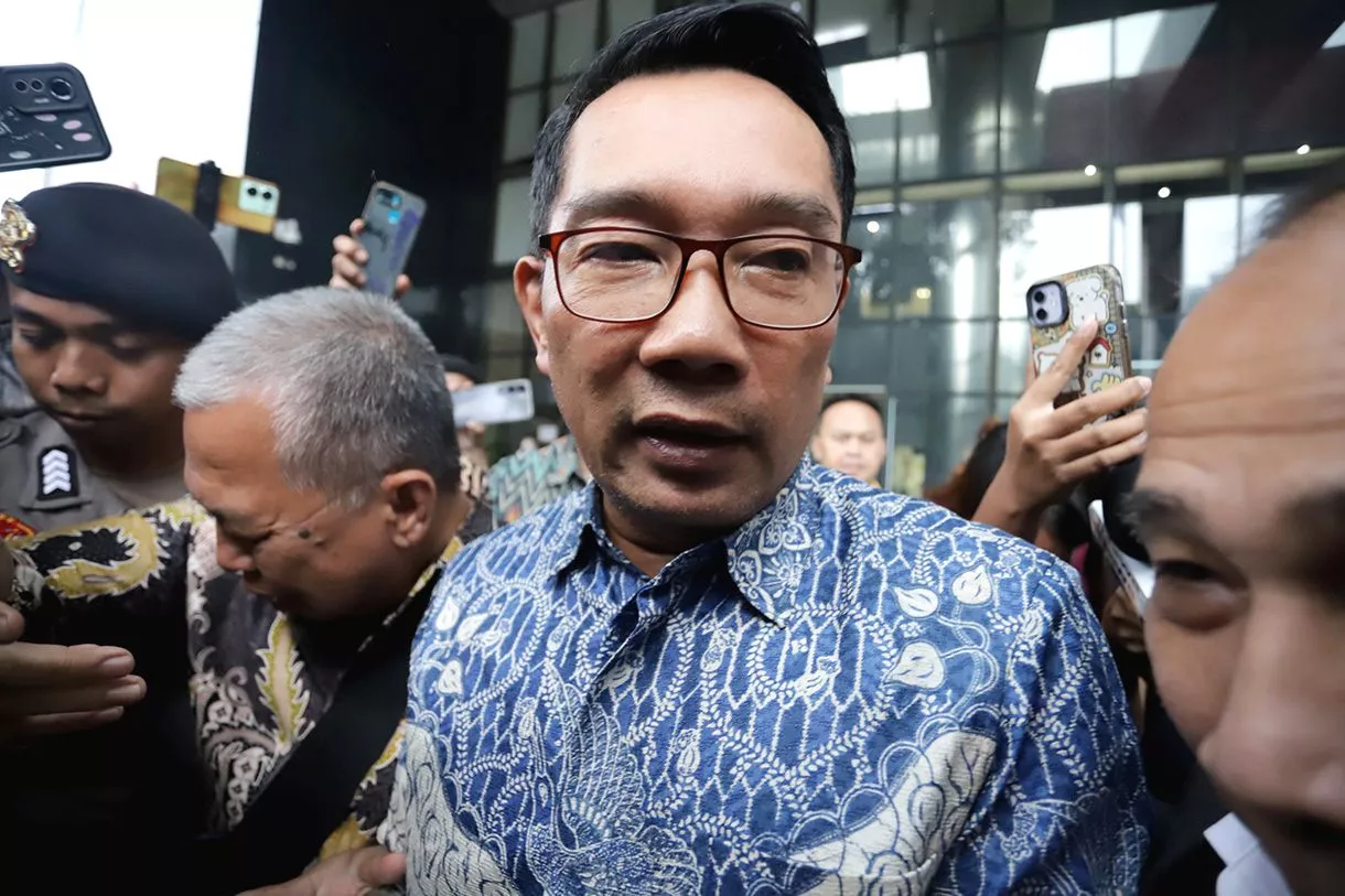 KPK Ungkap Aktivitas Ridwan Kamil Tukar Uang Miliaran Rupiah ke Mata Uang Asing Ridwan kamil usai diperiksa kpk 6 jam