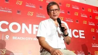 Rocky gerung hadiri hut PDIP