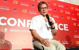 Rocky gerung hadiri hut PDIP