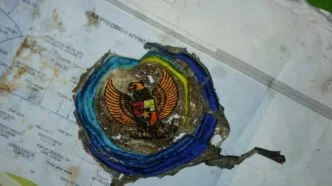 Serpihan barang diduga milik pesawat ATR 42