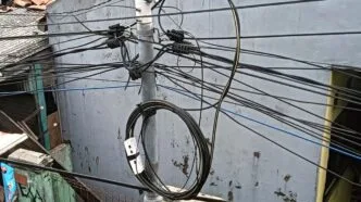 Marak Kabel WiFi Ilegal di Tiang Listrik, PLN Rembang Siapkan Tindakan Tegas