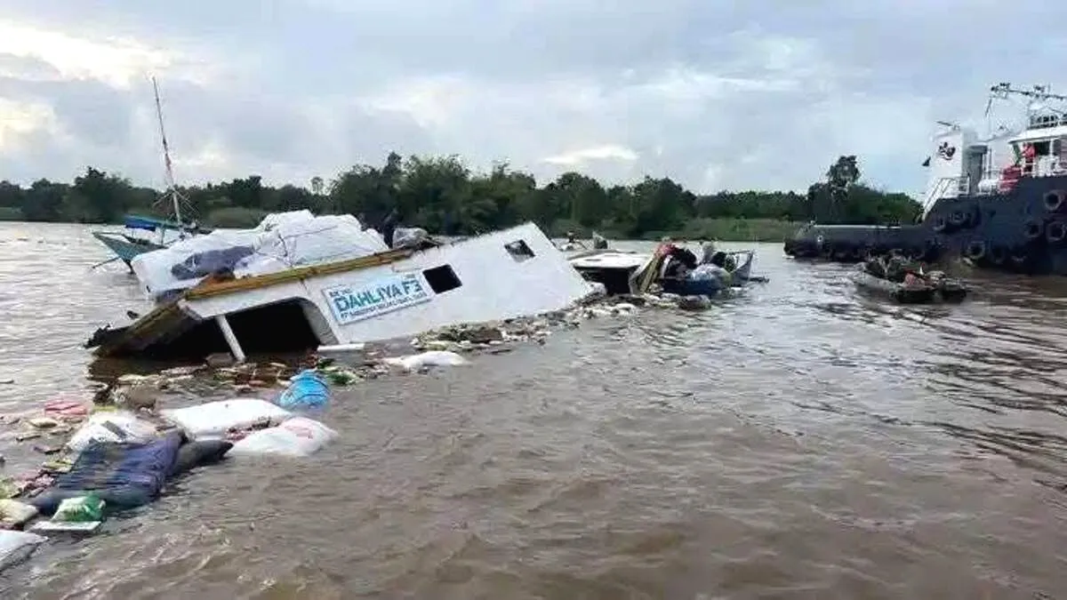 Detik-detik KM Nor Dahlia F03 Tenggelam di Sungai Mahakam, Kelebihan Muatan Jadi Penyebab Pelayaran Perdana KM Nor Dahlia F03 Berujung Karam di Sungai Mahakam, Warga dan ABK Selamat