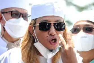Alasan Polisi Izinkan Bahar bin Smith Pulang Setelah Ditetapkan Tersangka Penganiayaan Banser Penangguhan Penahanan Bahar bin Smith Disetujui, Tetap Kooperatif Jalani Proses Hukum