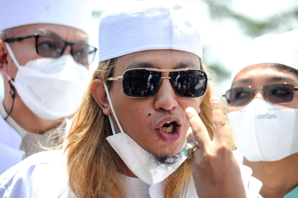 Alasan Polisi Izinkan Bahar bin Smith Pulang Setelah Ditetapkan Tersangka Penganiayaan Banser Penangguhan Penahanan Bahar bin Smith Disetujui, Tetap Kooperatif Jalani Proses Hukum