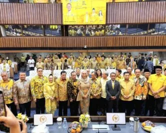 Setelah Bebas dari Sukamiskin, Setya Novanto Kembali Terlihat di DPR Setya Novanto Hadiri HUT ke 58 Fraksi Golkar DPR, Tampil Bareng Bahlil di Senayan