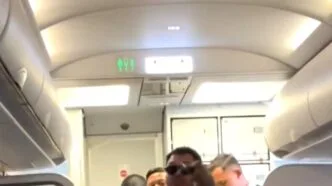 Super Air Jet Dikecam, Penumpang Protes Keterlambatan 5 Jam di Kabin Panas