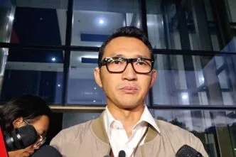 Jubir KPK memberikan keterangan OTT Ditjen Bea Cukai