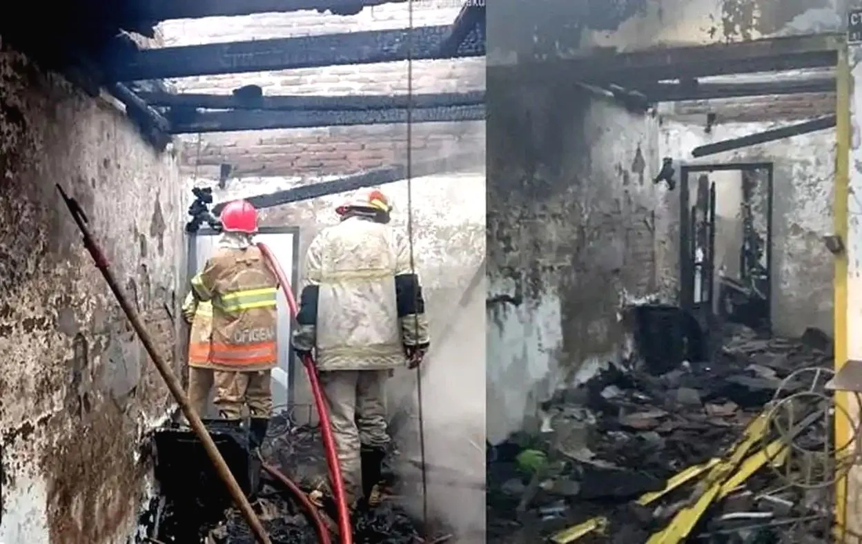 Kebakaran Hebat di Sleman Diduga Akibat Korsleting Listrik Sambar Dagangan Petasan di Dalam Rumah Rumah berisi petasan dan kembang api terbakar di sleman