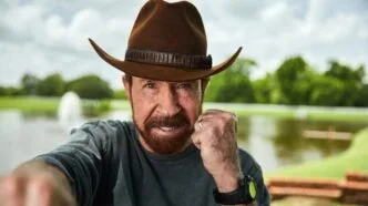Aktor Ikonik Legendaris Chuck Norris Wafat di Usia 86 Tahun Setelah Berjuang Melawan Kondisi Medis Chuck Norris meninggal