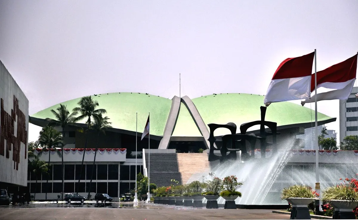 DPR Mulai Hemat Anggaran, Lampu dan Gedung Dimatikan Pukul 20.00 WIB DPR Tekan Anggaran, Perjalanan Dinas Dibatasi dan Lampu Dipadamkan