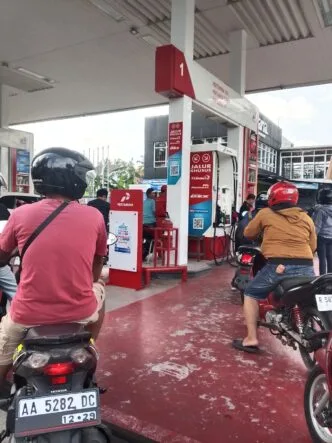 Harga BBM 1 April 2026 Diprediksi Naik, Ini Hitungan Kenaikan Pertamax Dampak Konflik Timur Tengah, Harga BBM Diperkirakan Naik hingga Rp 1.000 per Liter