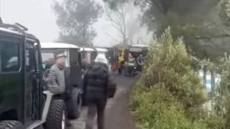 Viral Video Kreator Konten Diminta Hentikan Live Streaming di Kawasan Gunung Bromo Detik detik Kreator Konten Diminta Mematikan Live Saat Siaran dari Gunung Bromo