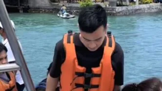 Liburan Sederhana Gibran di Bali Viral, Warganet Sebut Sosoknya Merakyat Gibran Rakabuming Pilih Liburan ke Bali, Gaya Sederhananya Tuai Pujian Warganet