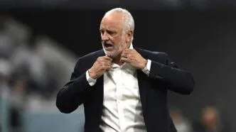 Graham Arnold Desak FIFA Tunda Laga Playoff