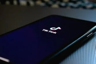 TikTok Umumkan Rencana Blokir Akun Anak, Roblox Siapkan Mode Offline untuk Bocah Komdigi Terapkan PP TUNAS, TikTok dan Roblox Mulai Batasi Pengguna Anak
