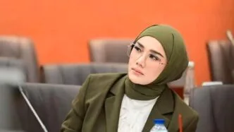 Mulan Jameela Bantah Tudingan Merendahkan Profesi Guru: “Itu Hoaks!” Mulan Jameela Bantah Tudingan Rendahkan Profesi Guru