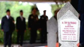 Presiden Prabowo Pimpin Langsung Prosesi Pemakaman Wakil Presiden ke 6 Try Sutrisno