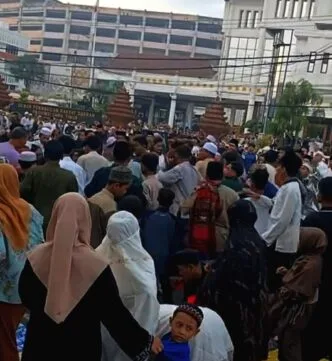 Ricuh Usai Salat Id di Masjid Kemayoran Surabaya, Salah Paham Soal HP Jadi Pemicu
