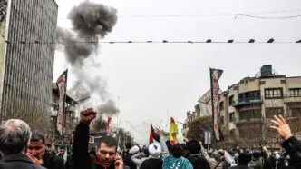 Setelah Serangan Besar, Trump Pertimbangkan Hentikan Operasi di Iran