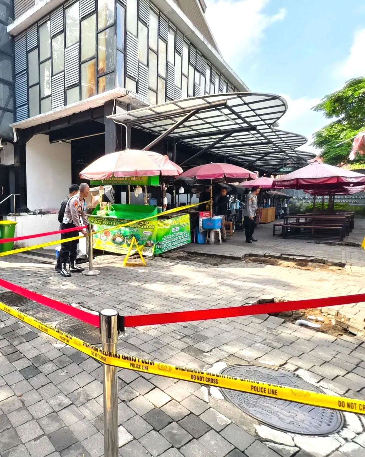 Ledakan Saluran Limbah di Teras Malioboro, 3 Wisatawan Alami Luka Bakar Tiga Wisatawan Terluka Akibat Ledakan SAL di Malioboro, Ini Penyebabnya