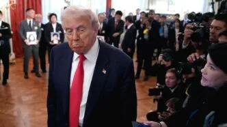 Trump ejek kapal induk inggris telat