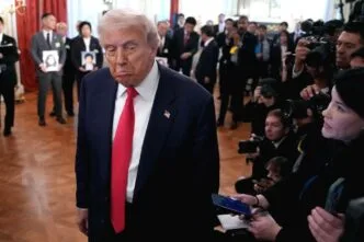 Trump ejek kapal induk inggris telat