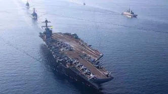 USS Gerald R Ford Ditarik mundur