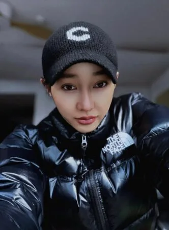 Usai Salat Id di Korea, Lucinta Luna Kembali ke Indonesia dengan Penampilan Baru