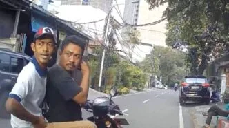 Video Pemalakan Mobil di Tanah Abang Viral, Polisi Amankan Dua Pelaku Viral Pemalakan Mobil Pelat Luar di Tanah Abang, Polisi Tangkap 2 Pelaku