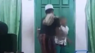 Miris! Bocah 9 Tahun Dibanting Guru Ngaji di Musala, Ini Kronologinya Viral Santri Cilik Dibanting Guru Ngaji di Probolinggo, Polisi Bergerak Cepat