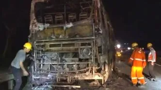 Bus Mudik Gratis Asal Wonogiri Terbakar Hangus di Tol Cipali, Beruntung Tidak Ada Korban Jiwa Bus mudik gratis terbakar di tol cipali