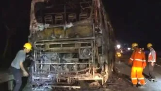 Bus mudik gratis terbakar di tol cipali