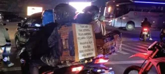 Fenomena Tahunan Mudik Sambil Curhat: Tulisan Lucu di Kardus Bawaan Motor Bikin Senyum Pemudik Lain Curhat pemudik motor