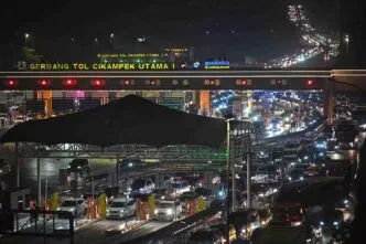 Gerbang tol cikampek arus balik