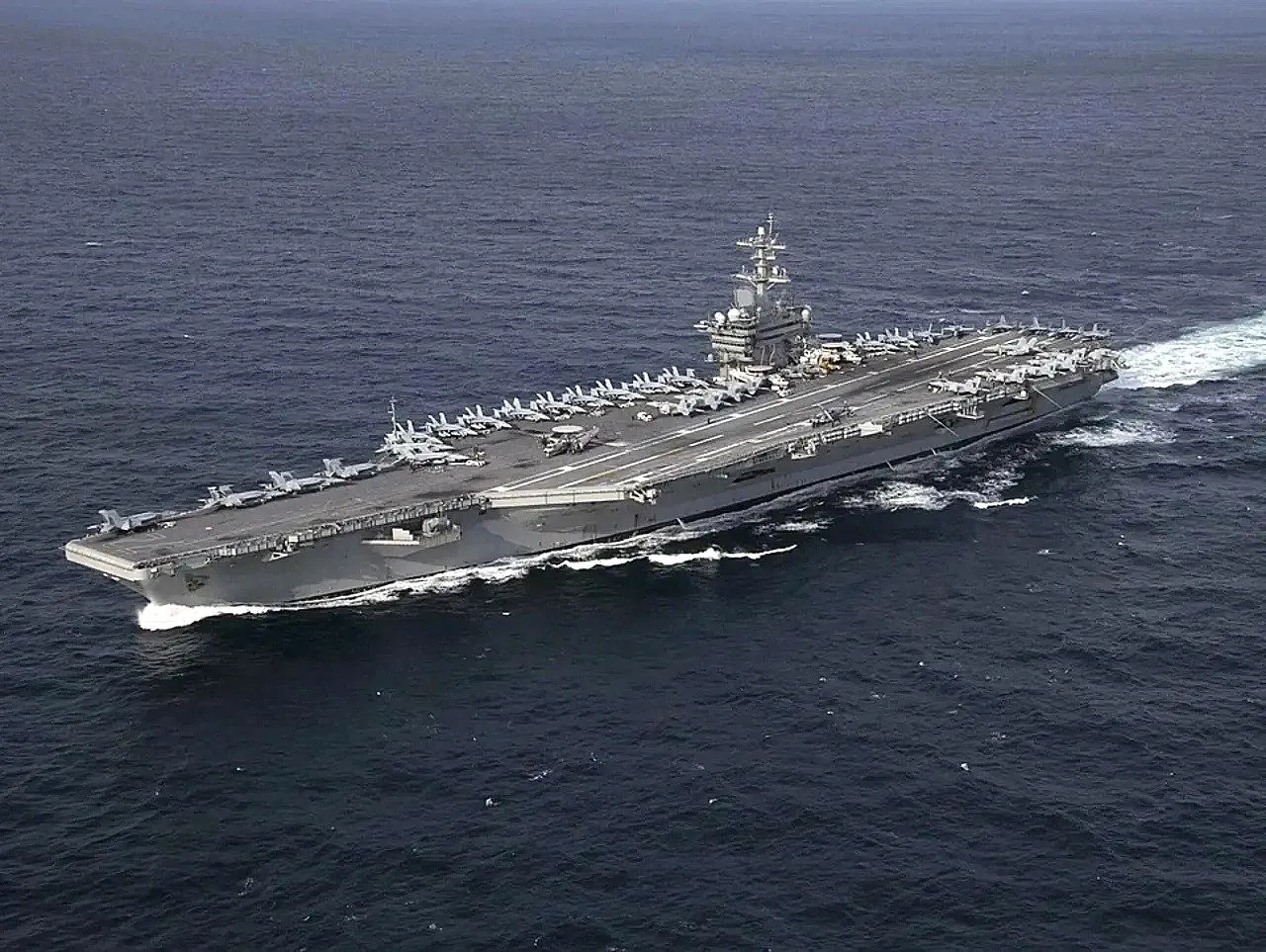 Iran Klaim Serang USS Abraham Lincoln dengan Drone, Kapal Induk AS Disebut Kabur dengan Kecepatan Tinggi dari Laut Oman Kapal induk abraham lincoln kabur kembali ke AS