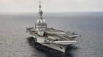 Kapal induk angkatan laut kerajaan inggris