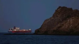 Iran Ejek Klaim AS Soal Pengawalan Kapal di Selat Hormuz: “Tak Ada Kapal Amerika Berani Mendekat” Kapal melintas selat hormuz