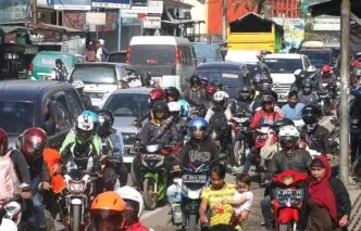 Kemacetan Parah di Garut-Bandung: 5.000 Kendaraan Padati Leles, Polisi Terapkan Rekayasa Lalu Lintas Dinamis Macet parah garut