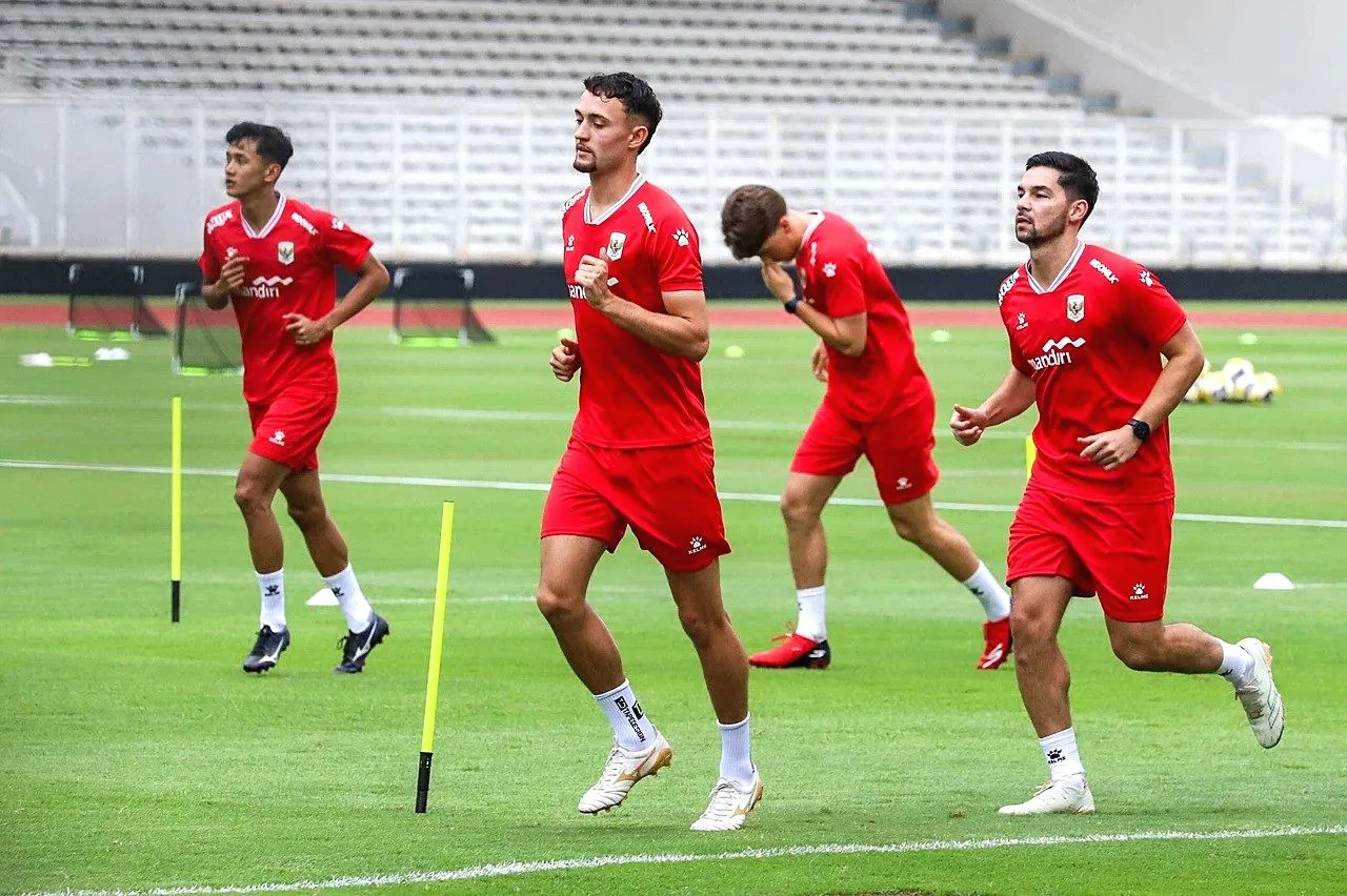 Tegas! Keputusan John Herdman Tidak Panggil Pemain Diaspora yang Tak Optimal, Termasuk Rafael Struick dan Jens Raven Pemain timnas indonesia berlatih jelang fifa series