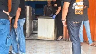 Karyawan Ayam Geprek di Bekasi Ditemukan Mengenaskan Terbungkus Plastik di Freezer Tempatnya Bekerja Penemuan mayat di freezer
