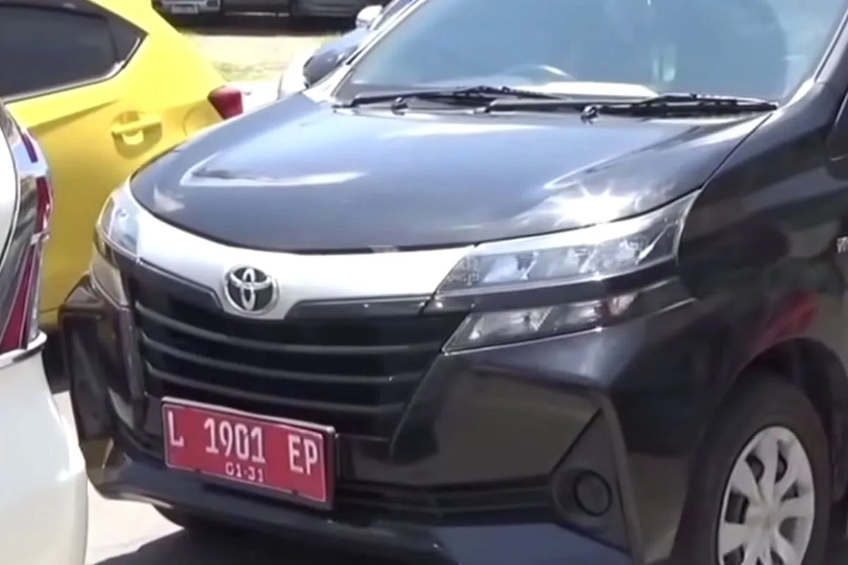 Viral Mobil Dinas di Jombang, Komisioner KPU Surabaya Akui Dipakai Ziarah: “Saya Enggak Punya Mobil” Plat merah
