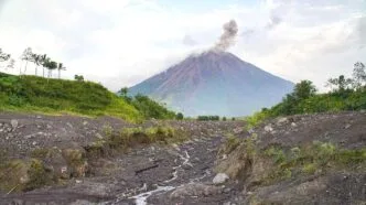 Semeru erupsi 29 maret