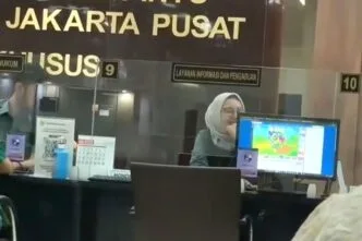 Viral petugas PN jakarta main game saat jam kerja
