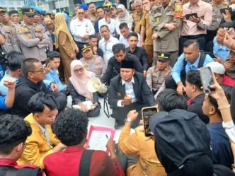 Demo 214 di Kaltim, Gubernur duduk bareng mahasiswa