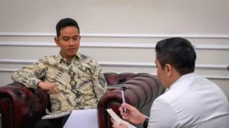 Gibran dan Seskab Teddy Bertemu 1,5 Jam di Istana Wapres, Bahas Isu Terkini
