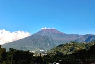 Gunung Slamet Bergejolak, Jalur Pendakian Ditutup hingga Waktu Tak Ditentukan
